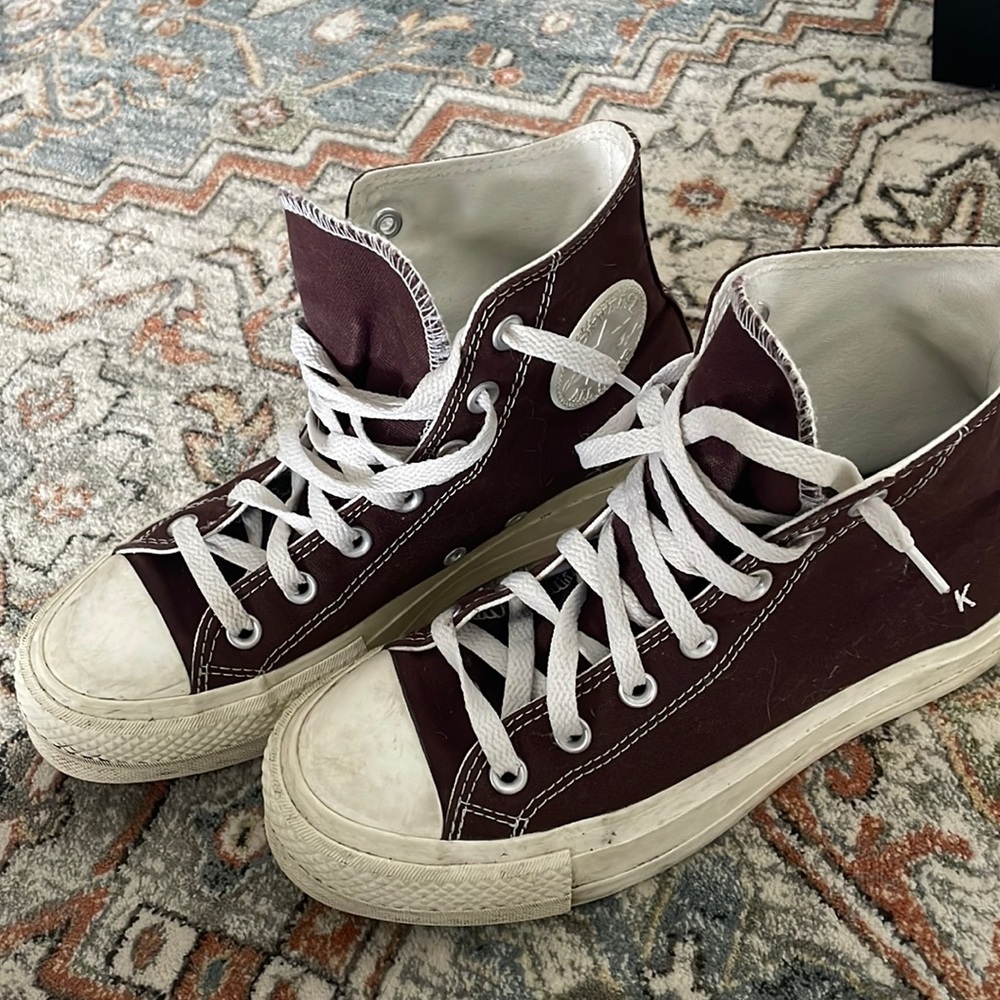 Platform converse